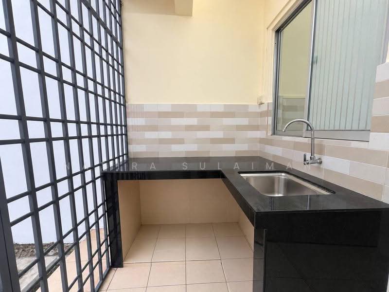 2-storey Terraced House for Sale in Bandar Baru Bangi (Selangor) - Natira Sulaiman - Kitchen - PropertyGuru.com.my