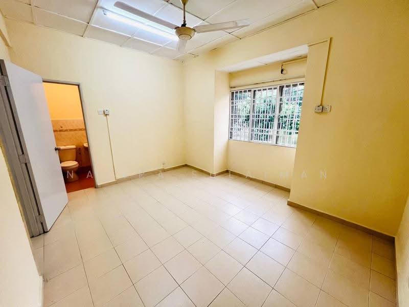 2-storey Terraced House for Sale in Bandar Baru Bangi (Selangor) - Natira Sulaiman - Bathroom - PropertyGuru.com.my