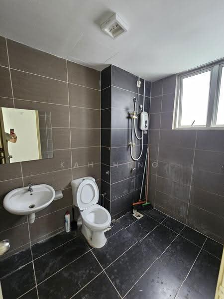 Service Residence for Rent at Maxim Residences - Kah Hing - Bathroom - PropertyGuru.com.my