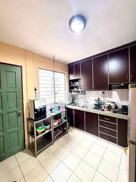Rumah Teres 2-Tingkat untuk Dijual di Taman Sri Watan (Ampang) - Azli Ibrahim - Kitchen - PropertyGuru.com.my