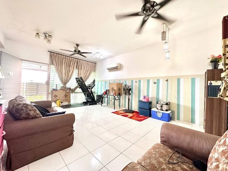 Rumah Teres 2-Tingkat untuk Dijual di Bandar Bukit Raja (Klang) - Luqmanul Hakim - Living Room - PropertyGuru.com.my