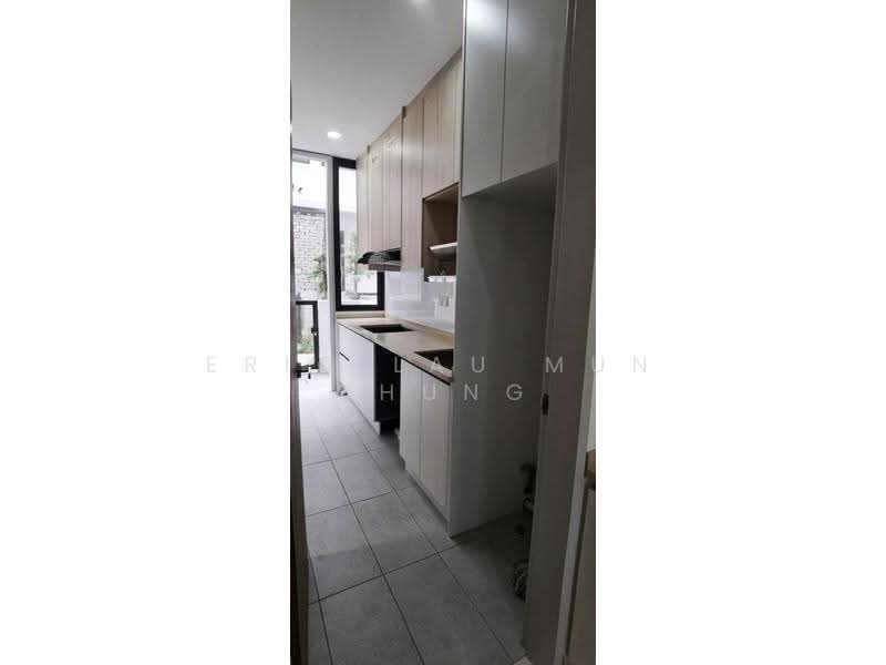 Rumah Teres 3-Tingkat untuk Disewa di Taman Puchong Legenda (Puchong) - Eric Lau Mun Chung - Kitchen - PropertyGuru.com.my
