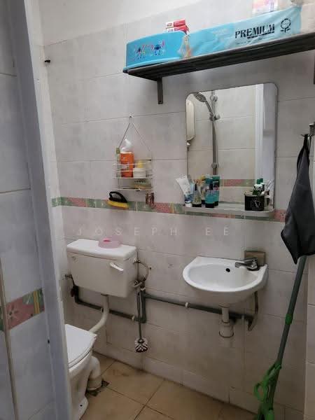 2-storey Terraced House for Sale in Taman Bukit Desa (Kepong) - Joseph Ee - Bathroom - PropertyGuru.com.my