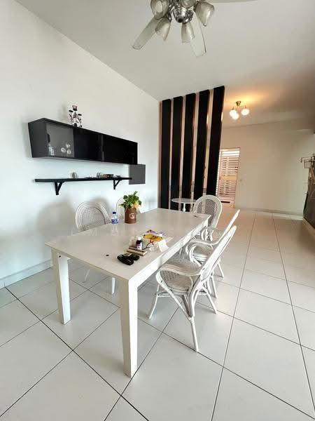 Kondominium untuk Disewa di Elit Heights @ Bayan City - Emma Seow - Dining Room - PropertyGuru.com.my