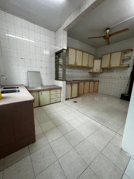 Terraced House for Sale in Usj 12 (Subang Jaya) - Rosey Chong - Kitchen - PropertyGuru.com.my