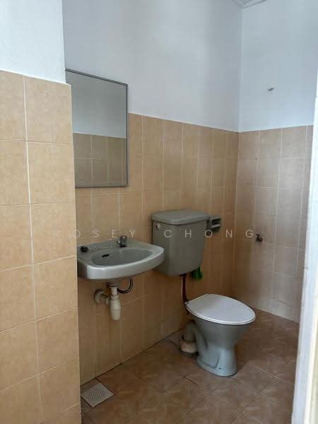 Terraced House for Sale in Usj 12 (Subang Jaya) - Rosey Chong - Bathroom - PropertyGuru.com.my