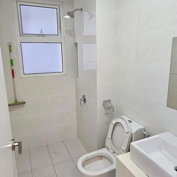 Kediaman Servis untuk Dijual di Eco Sky - Lucas Lk - Bathroom - PropertyGuru.com.my