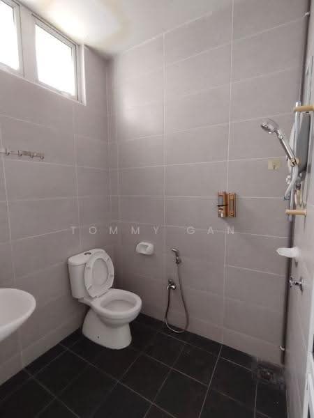 Kediaman Servis untuk Disewa di BM City Suites @ BM City Mall - Tommy Gan - Bathroom - PropertyGuru.com.my