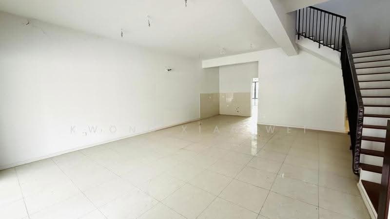 2-storey Terraced House for Sale in Sungai Buloh (Selangor) - Kwong Xiao Wei - Living Room - PropertyGuru.com.my
