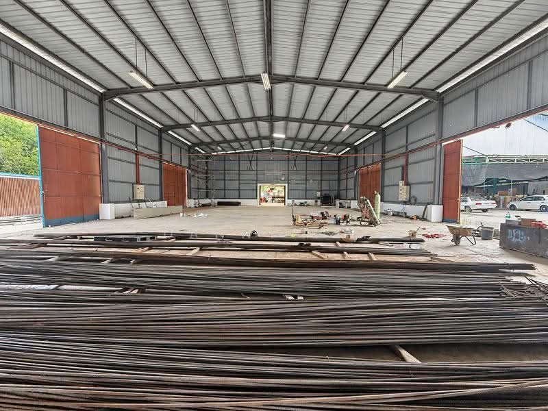Warehouse for Rent in Kawasan Perindustrian Pengkalan (Lahat) - Danny Lim - Exterior - PropertyGuru.com.my