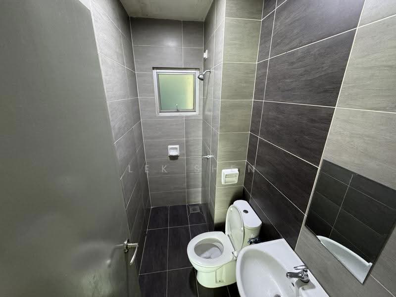 Kondominium untuk Disewa di Zeta Deskye (Alam Saujana) - Lek Shen - Bathroom - PropertyGuru.com.my