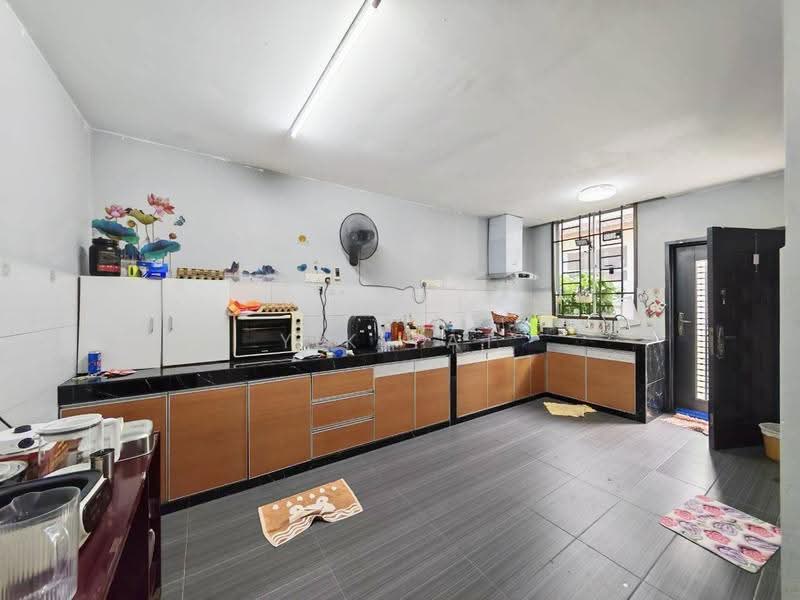 2-storey Terraced House for Sale in Taman Molek (Johor Bahru) - Yik Tat - Kitchen - PropertyGuru.com.my