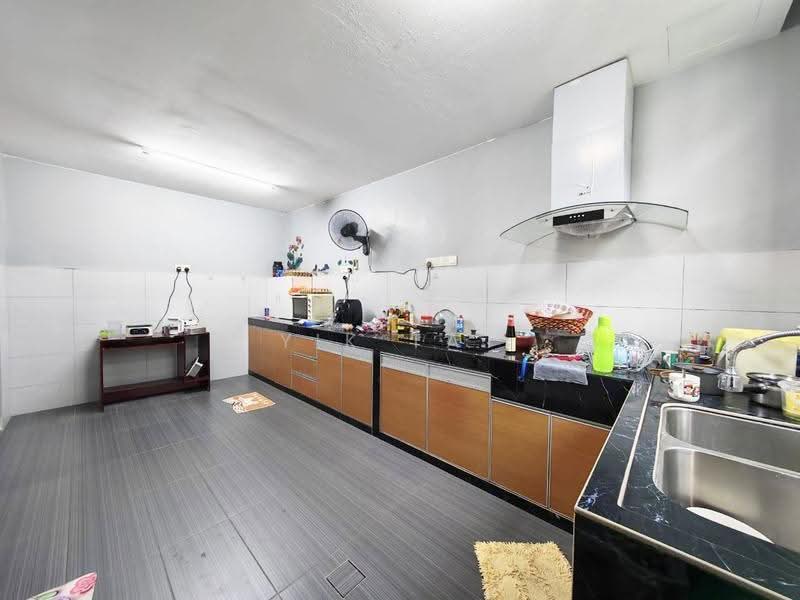 2-storey Terraced House for Sale in Taman Molek (Johor Bahru) - Yik Tat - Kitchen - PropertyGuru.com.my