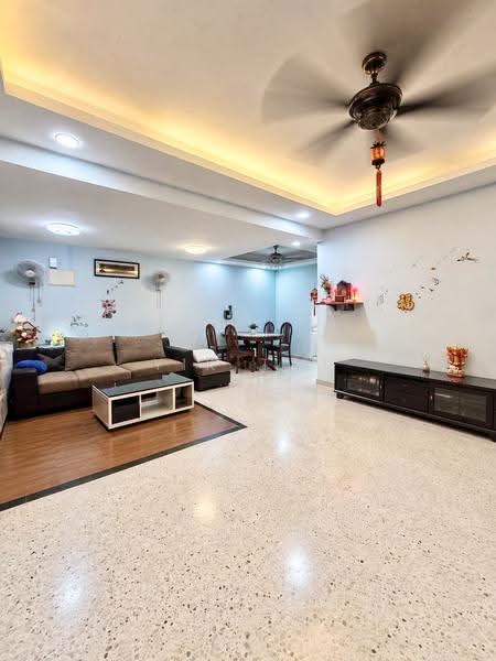 2-storey Terraced House for Sale in Taman Molek (Johor Bahru) - Yik Tat - Living Room - PropertyGuru.com.my