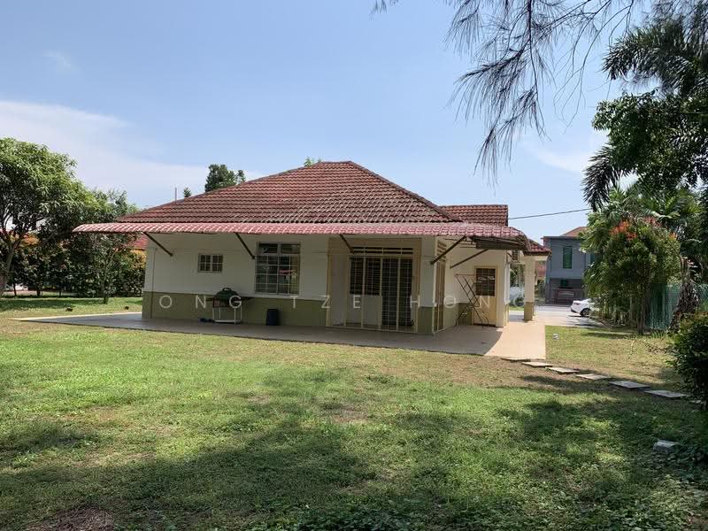Bungalow House untuk Dijual di Pantai Sepang Putra (Sepang) - ONG TZE HONG - Exterior - PropertyGuru.com.my