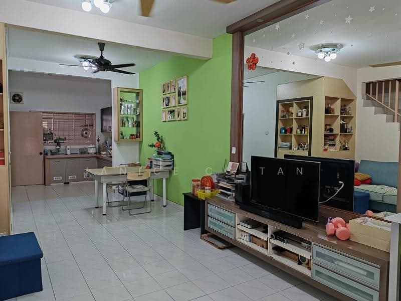 2-storey Terraced House for Sale in Puchong (Selangor) - Janice CC Tan - Living Room - PropertyGuru.com.my
