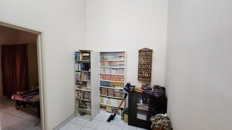 Rumah Teres untuk Dijual di Puchong (Selangor) - Eric Lau Mun Chung - Study - PropertyGuru.com.my