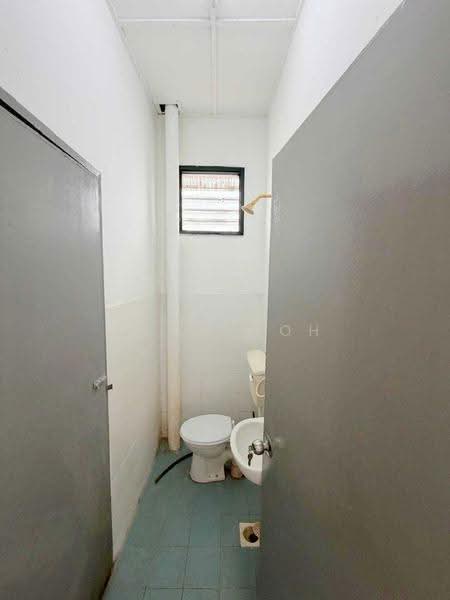 Rumah Teres 2-Tingkat untuk Dijual di Saujana Puchong (Puchong) - Evan Goh - Bathroom - PropertyGuru.com.my