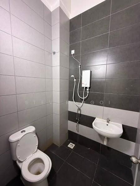 Terraced House for Rent in Bandar Putra Kulai (Kulai) - Steven Ngoi - Bathroom - PropertyGuru.com.my