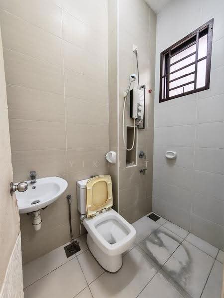 Rumah Kluster untuk Dijual di Bukit Indah (Iskandar Puteri (Nusajaya)) - Yik Tat - Bathroom - PropertyGuru.com.my