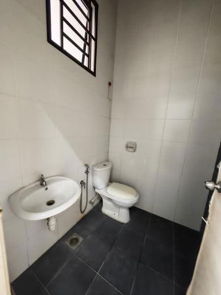 Rumah Kluster untuk Dijual di Bukit Indah (Iskandar Puteri (Nusajaya)) - Yik Tat - Bathroom - PropertyGuru.com.my