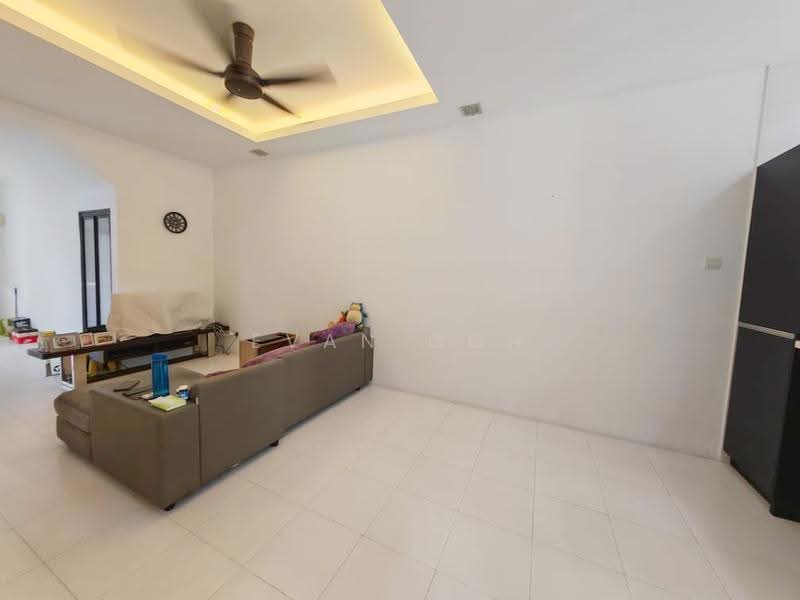 Townhouse for Sale in Taman Putra Perdana (Puchong) - Evan Goh - Living Room - PropertyGuru.com.my