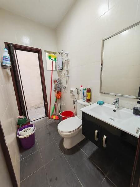 Townhouse for Sale in Taman Putra Perdana (Puchong) - Evan Goh - Bathroom - PropertyGuru.com.my