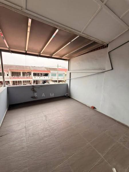 Rumah Teres 2-Tingkat untuk Dijual di Taman Pelangi (Johor Bahru) - Sam Chai - Balcony - PropertyGuru.com.my