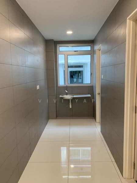 2-storey Terraced House for Rent in Bandar Putra Permai (Seri Kembangan) - Vivi Yap - Corridor - PropertyGuru.com.my