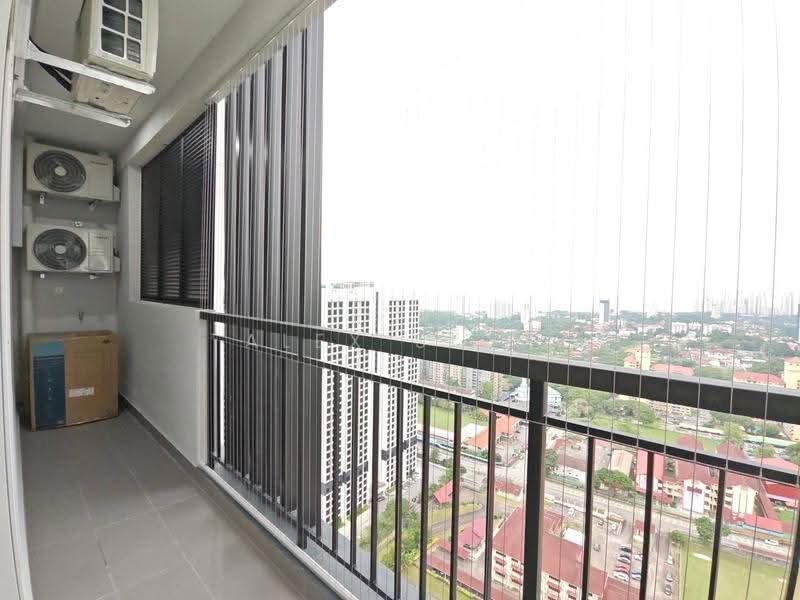 Kediaman Servis untuk Disewa di TRELLIS RESIDENCES - Alex Sieh - Balcony - PropertyGuru.com.my