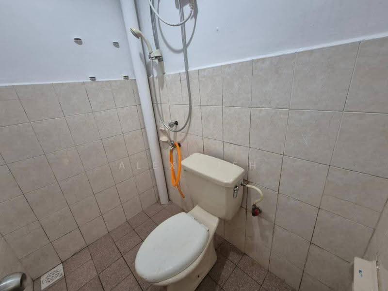 Rumah Teres 1.5-Tingkat untuk Dijual di Pelangi Indah (Johor Bahru) - Alex Sieh - Bathroom - PropertyGuru.com.my