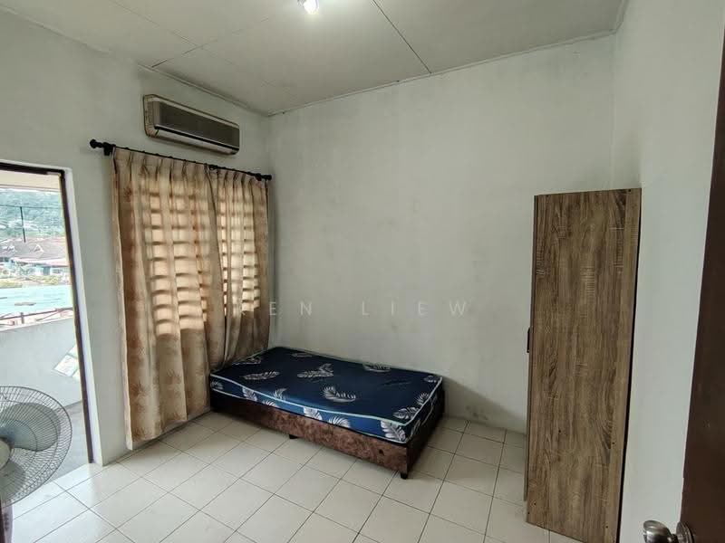 Rumah Teres 2-Tingkat untuk Disewa di Kelapa Sawit (Kulai) - Ken Liew - Bedroom - PropertyGuru.com.my
