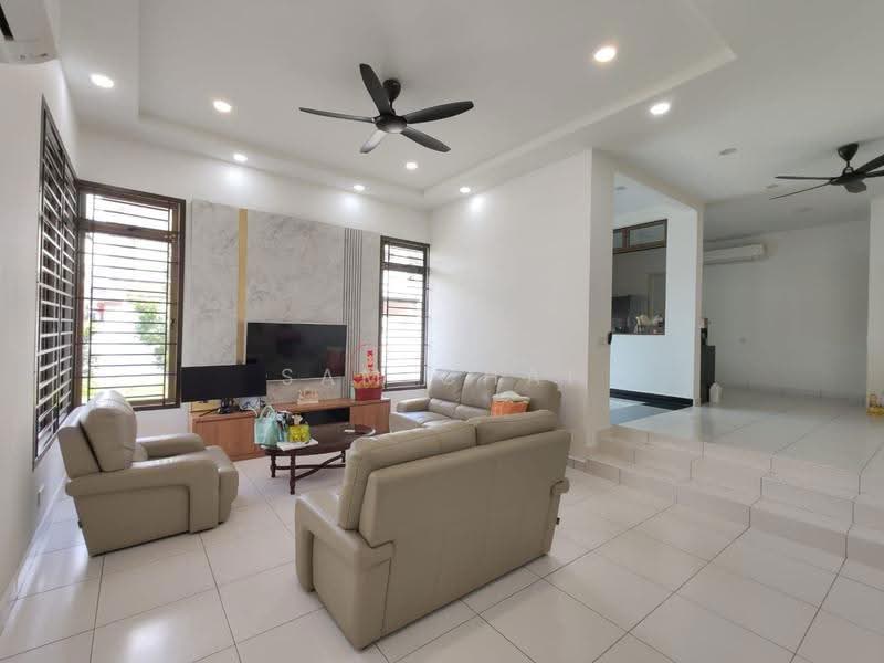 Rumah Teres 2-Tingkat untuk Dijual di Setia Tropika (Johor Bahru) - Sam Chai - Living Room - PropertyGuru.com.my