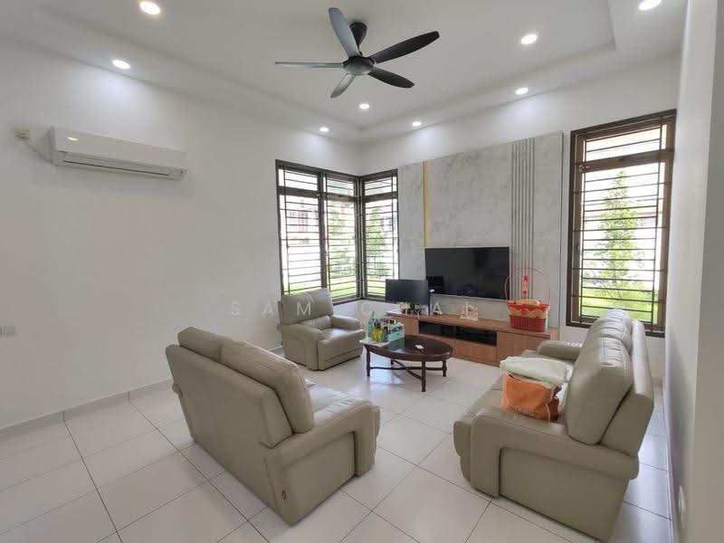 Rumah Teres 2-Tingkat untuk Dijual di Setia Tropika (Johor Bahru) - Sam Chai - Living Room - PropertyGuru.com.my