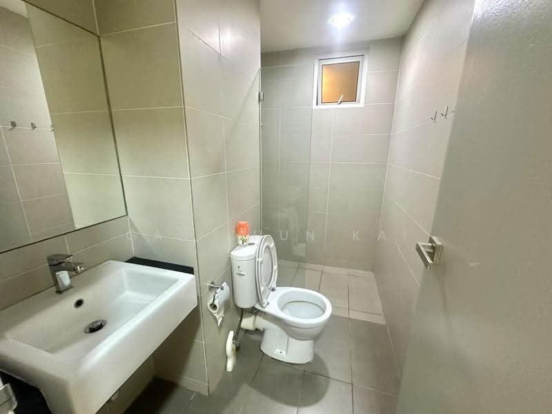 Kondominium untuk Disewa di Tropicana Bay Residences - Gan Chun Kai - Bathroom - PropertyGuru.com.my