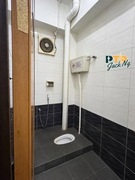 Shop for Rent in Taman Tanjung (Butterworth) - Jack Ng - Bathroom - PropertyGuru.com.my