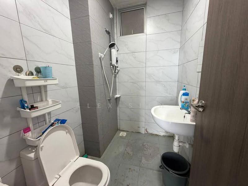 Kediaman Servis untuk Dijual di SKS Habitat - Alex Sieh - Bathroom - PropertyGuru.com.my