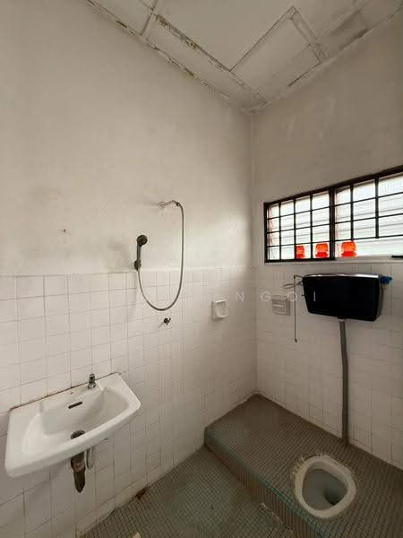 Rumah Teres 1-Tingkat untuk Dijual di Taman Puteri Wangsa (Ulu Tiram) - Steven Ngoi - Bathroom - PropertyGuru.com.my