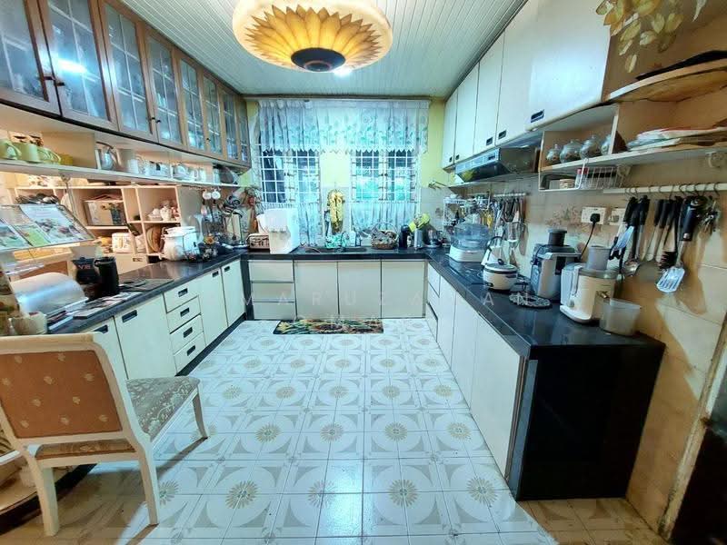 Bungalow House for Sale in Taman Melawati (Ulu Kelang) - Kamaruzaman Omar - Kitchen - PropertyGuru.com.my