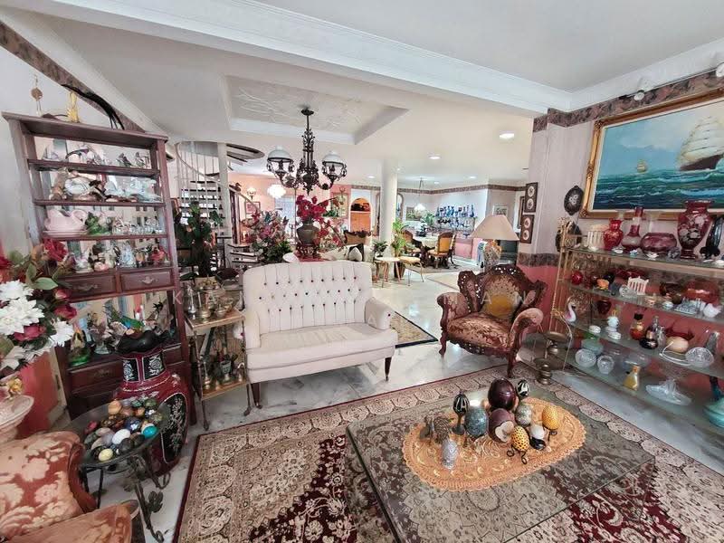 Bungalow House for Sale in Taman Melawati (Ulu Kelang) - Kamaruzaman Omar - Living Room - PropertyGuru.com.my