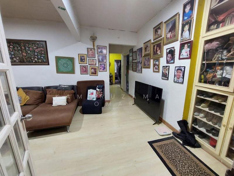 Bungalow House for Sale in Taman Melawati (Ulu Kelang) - Kamaruzaman Omar - Living Room - PropertyGuru.com.my