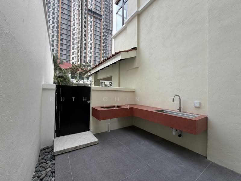 Rumah Berkembar untuk Dijual di Mont Kiara (Kuala Lumpur) - Ruth Chin May Lan - Exterior - PropertyGuru.com.my