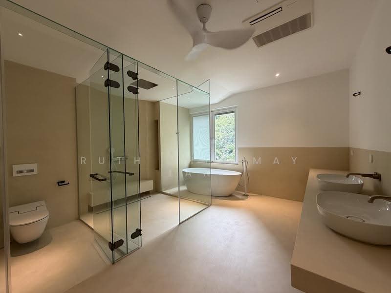 Rumah Berkembar untuk Dijual di Mont Kiara (Kuala Lumpur) - Ruth Chin May Lan - Bathroom - PropertyGuru.com.my
