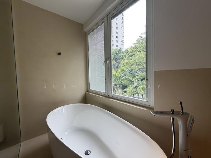 Rumah Berkembar untuk Dijual di Mont Kiara (Kuala Lumpur) - Ruth Chin May Lan - Bathroom - PropertyGuru.com.my