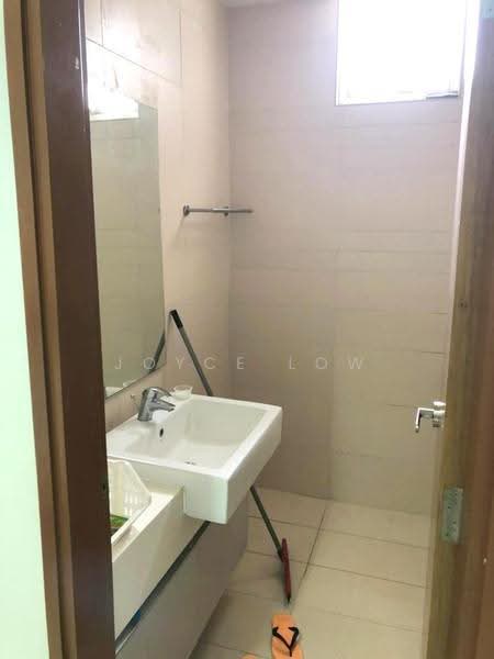 Kondominium untuk Dijual di Sri Putramas III / Royal Regent - Joyce Low - Bathroom - PropertyGuru.com.my