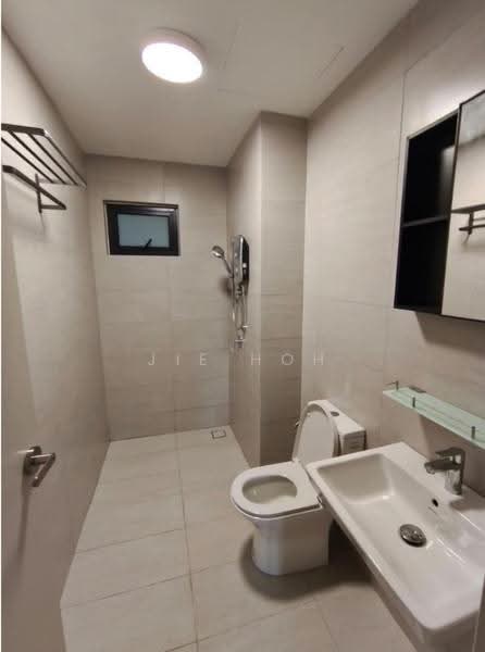 Kediaman Servis untuk Disewa di Residensi Ava @ Kiara Bay - Jie Hoh - Bathroom - PropertyGuru.com.my