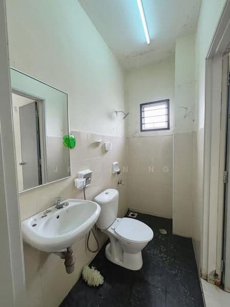 Kilang untuk Dijual di Taman Tan Sri Yaacob (Johor Bahru) - Jayden Ng - Bathroom - PropertyGuru.com.my