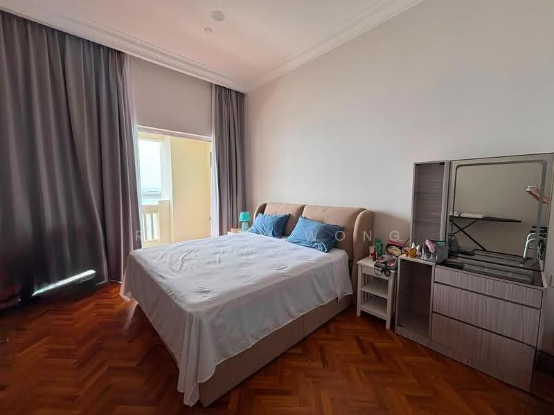 Kediaman Servis untuk Dijual di Straits Quay (The Suites at Waterside) - Rainny Wong - Bedroom - PropertyGuru.com.my