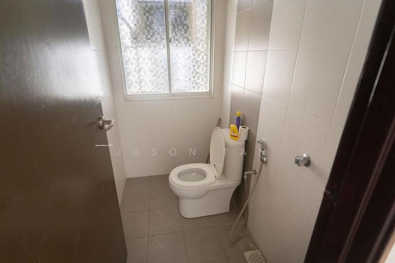 Office for Sale in Shah Alam (Selangor) - Jason Tan - Bathroom - PropertyGuru.com.my