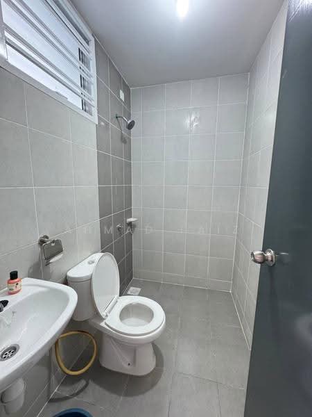 1-storey Terraced House for Rent in Dengkil (Selangor) - Ahmad Faiz - Bathroom - PropertyGuru.com.my
